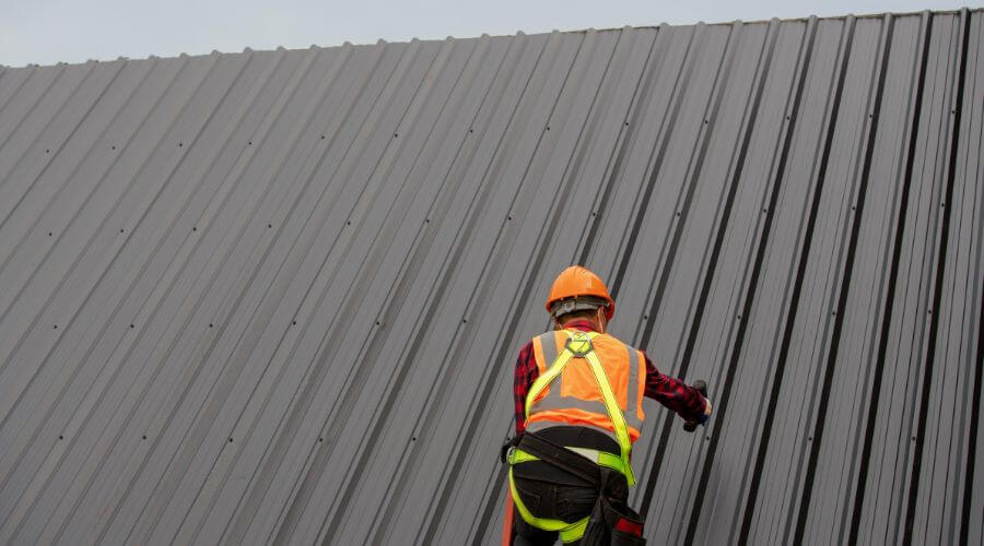 Professional metal roof installation services in Mount Clemens, MI