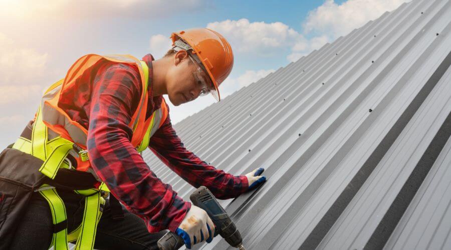 Professional metal roof installation in Mount Clemens, MI